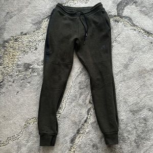 nike tech sweats size small men’s